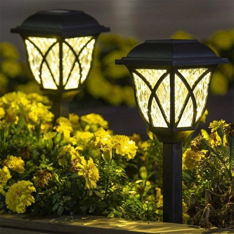 屋外芝生ランプ 歩道 庭園照明 Led Ip65 防水太陽光床ランプ