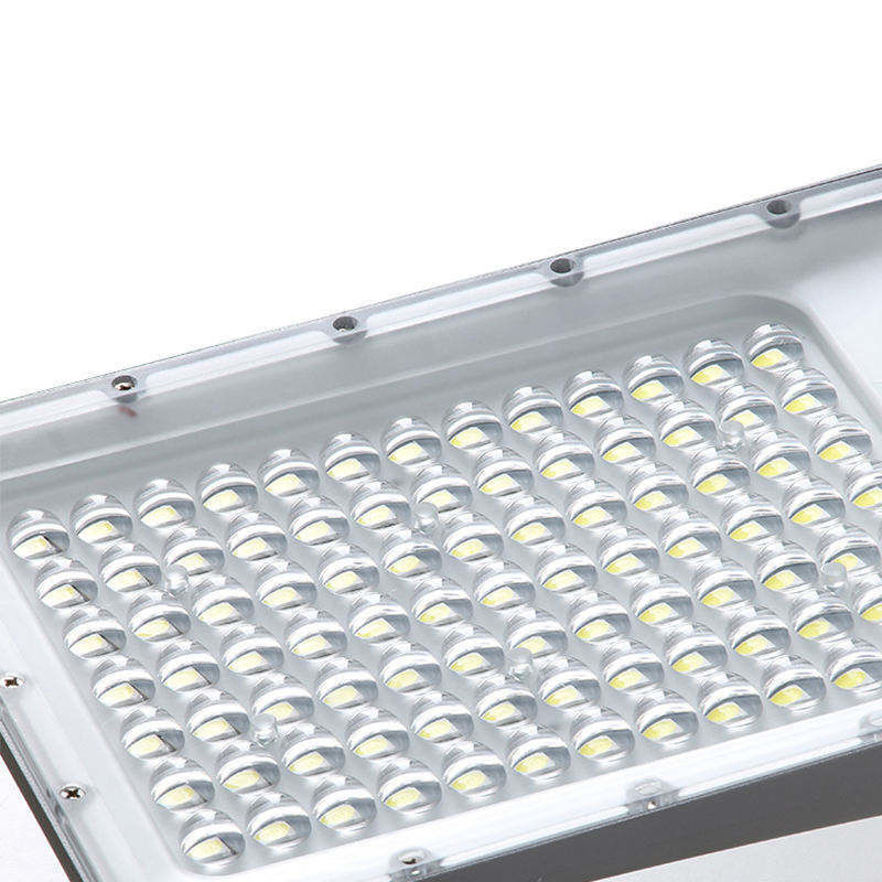 120°ビームアングル 商用屋外太陽光路灯システム 10w 20w 30w 40w 50w 100w
