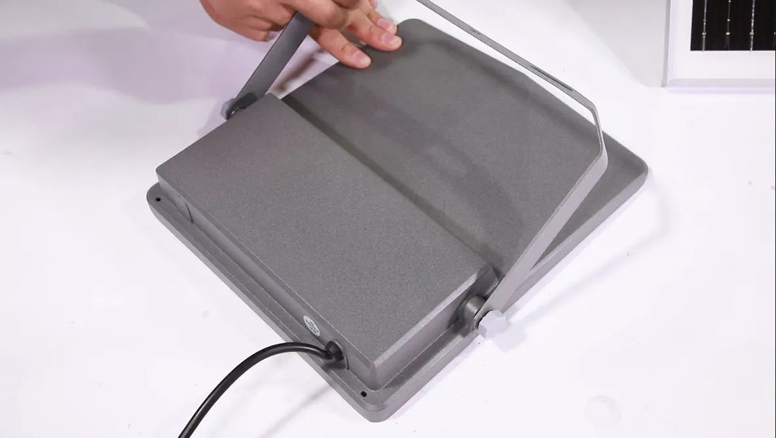 製品重量 ((kg) 1.6 高明るさ 200w ガーデン駐車場のための太陽光洪水照明